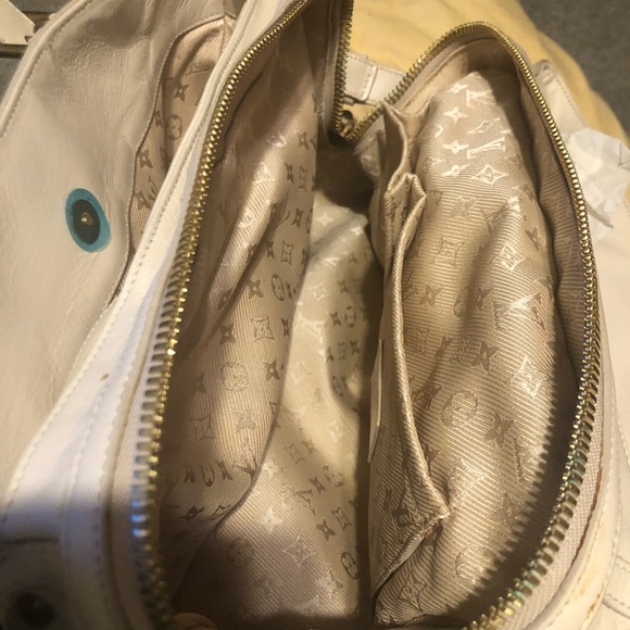 **BDAY MONTH SALE**Louis Vuitton Vintage Rivete cream handbag - Picture 7 of 17